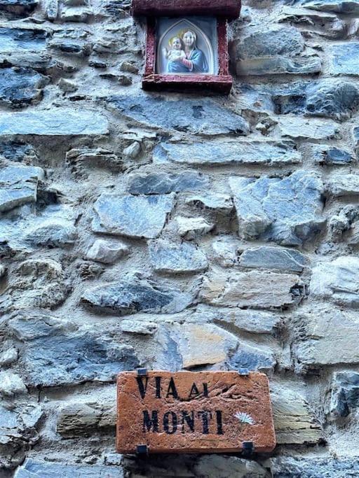 Romantic Home Stone With Amazing View Lake Of Como And Oleandra لاليو المظهر الخارجي الصورة
