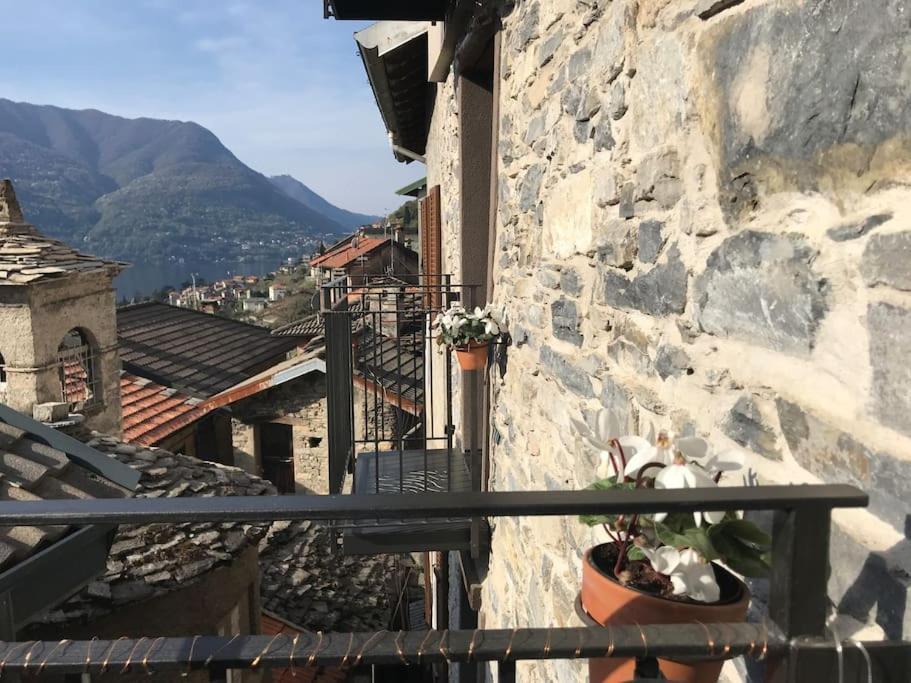Romantic Home Stone With Amazing View Lake Of Como And Oleandra لاليو المظهر الخارجي الصورة