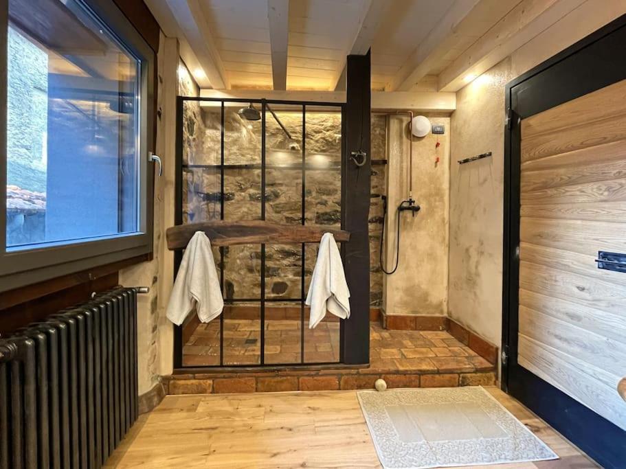 Romantic Home Stone With Amazing View Lake Of Como And Oleandra لاليو المظهر الخارجي الصورة
